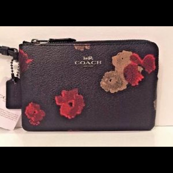 Coach flower  wristlet - Picture 4 of 6
